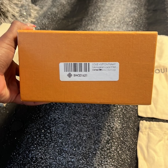 Louis Vuitton shoes - Picture 8 of 10